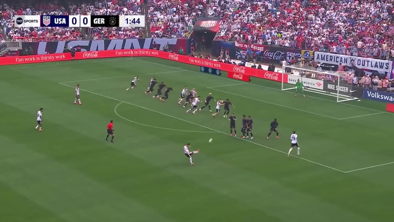 The live match as Liat.ai receives it, from one broadcast camera.